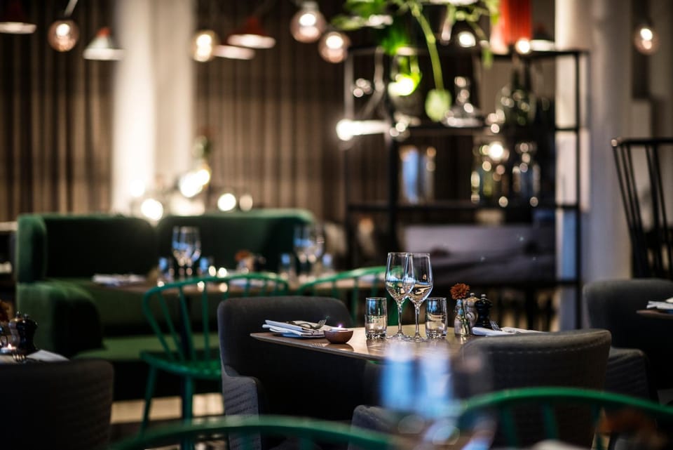 Restaurant/places to eat, Food and drinks