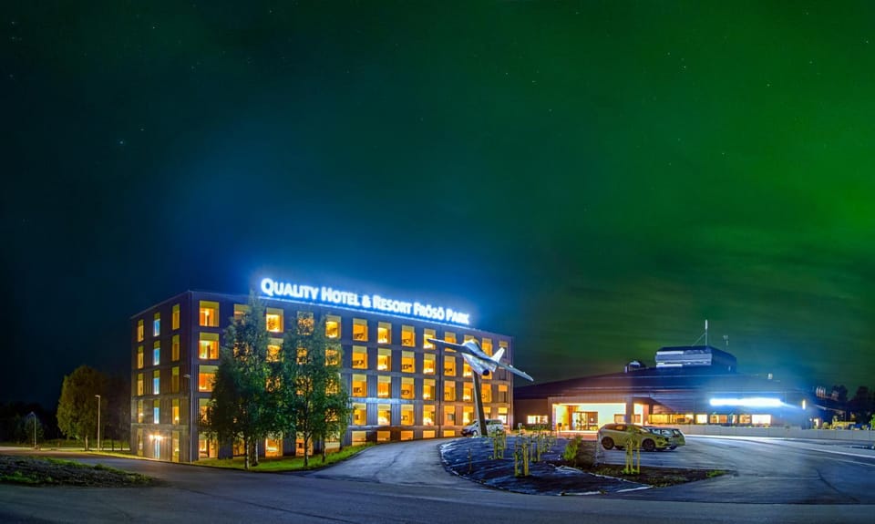 Facade/entrance, Night