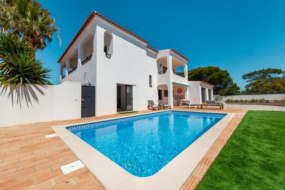 Property building, Pool view, Swimming pool, sunbed