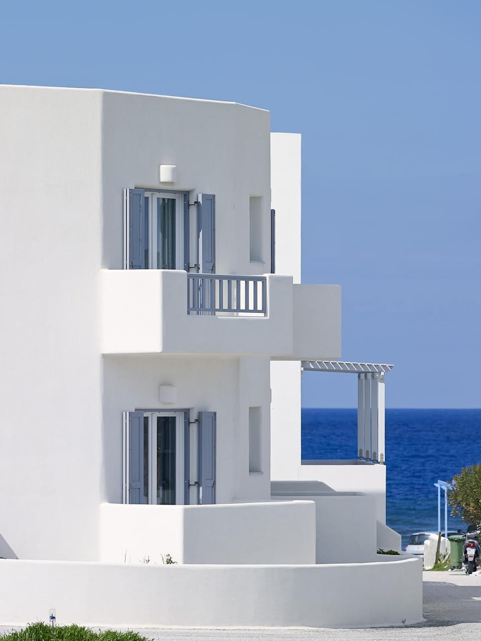 Property building, Facade/entrance, Day, Sea view