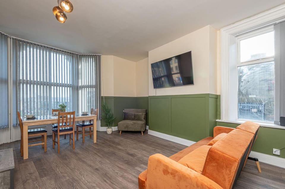 TV and multimedia, Living room, Dining area