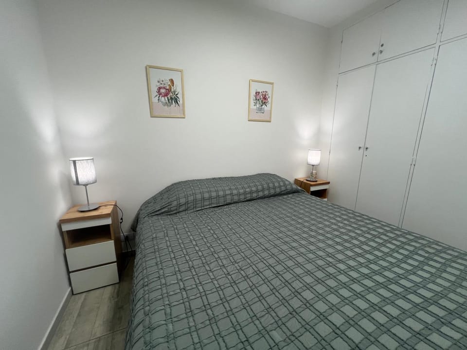 Bed, Photo of the whole room, Bedroom, wardrobe