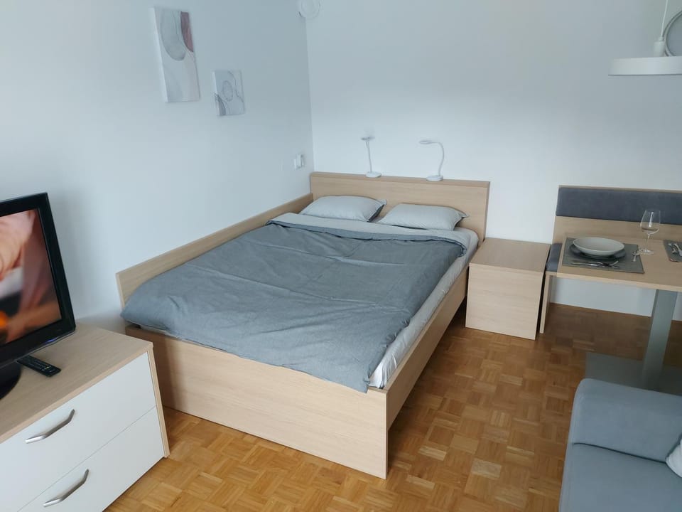 Bed, Photo of the whole room