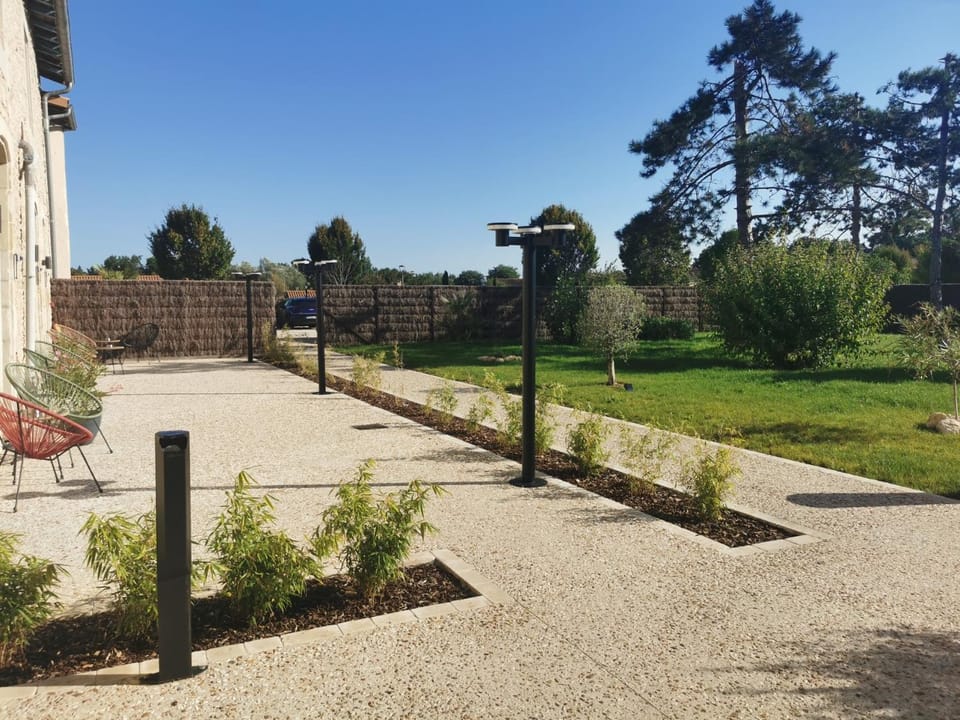 Logis Hôtel Domaine du Vieux Porche Resort in Poitiers