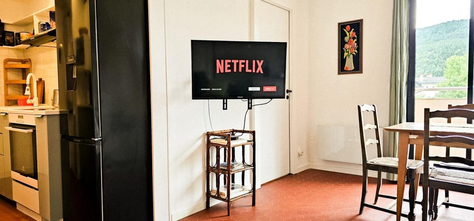 TV and multimedia, Kitchen or kitchenette, Dining area, minibar, oven, pet friendly