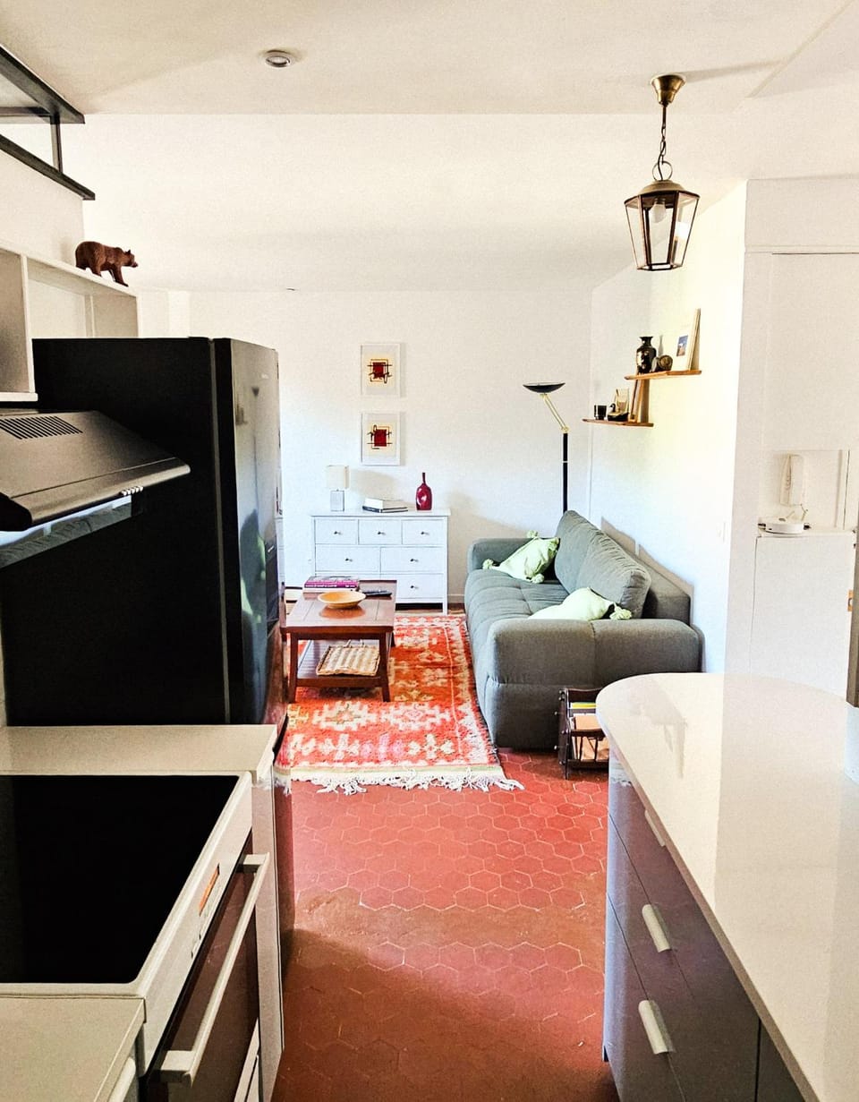 Bed, Kitchen or kitchenette, Living room, Photo of the whole room, Seating area, Dining area, Bedroom, minibar, oven, pet friendly, stove