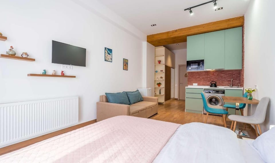 TV and multimedia, Kitchen or kitchenette, Seating area