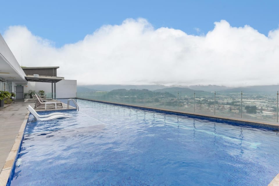 Tropical Vista iFreses, 2nd floor! AC, TV and Pool Apartment in Cartago Province, Costa Rica