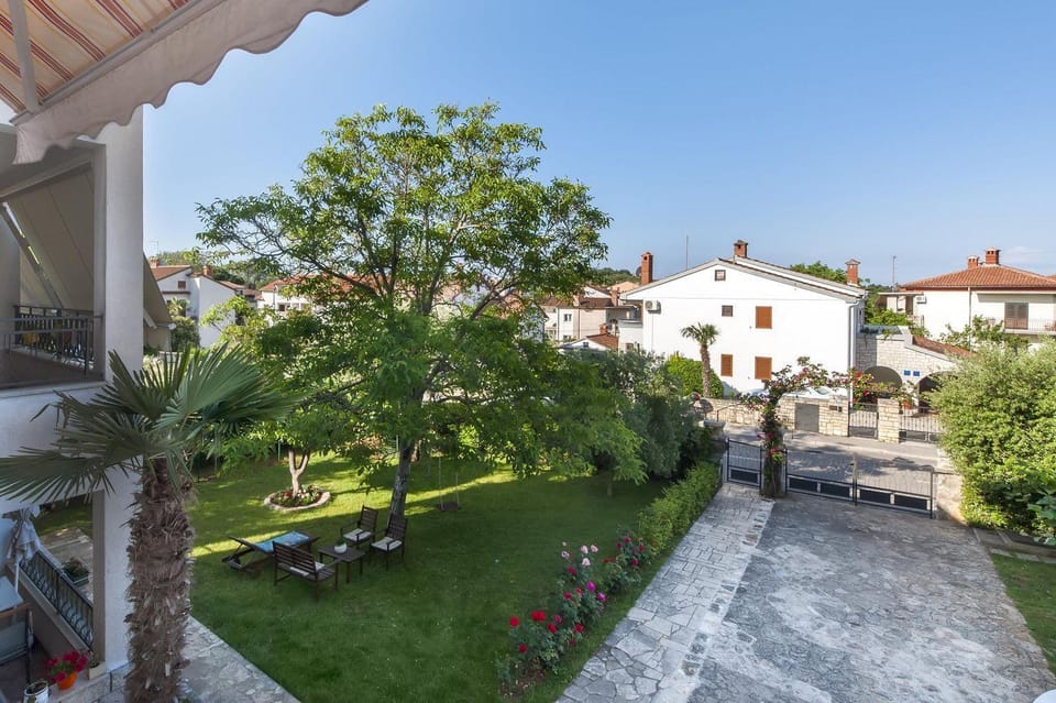 Modernes Apartment nur 10 Gehminuten zum Strand von Rovinj mit Privatparkplatz Apartment in Rovinj