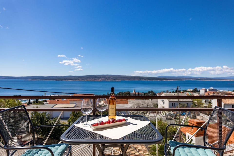 Modernes Apartment mit traumhaften Meerblick, nur 400 Meter zum Strand Apartment in Crikvenica