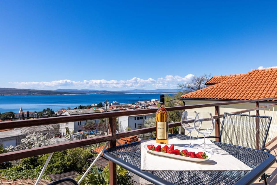 Modernes Apartment mit traumhaften Meerblick, nur 400 Meter zum Strand Apartment in Crikvenica