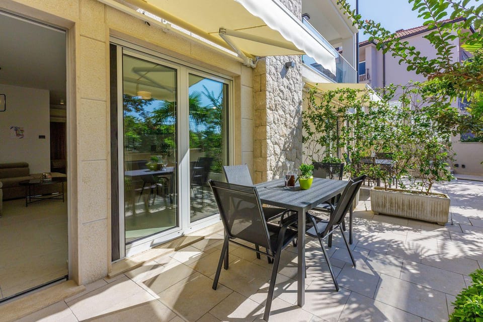 Malerisches Apartment nur 500 Meter zum Strand mit Pool, Gym, Sauna Apartment in Crikvenica