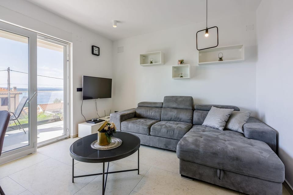 Beeindruckendes Apartment nur 500 Meter zum Strand mit Meerblick, Sauna, Gym, Pool Apartment in Crikvenica