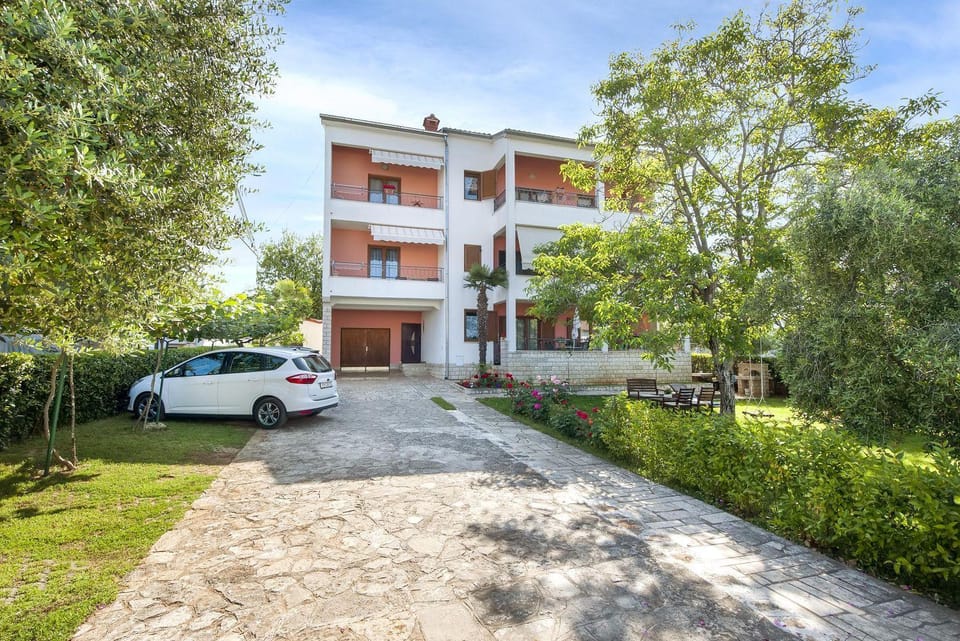 Faszinierendes Apartment mit eigener Galerie und nur 10 Gehminuten vom Strand in Rovinj Apartment in Rovinj