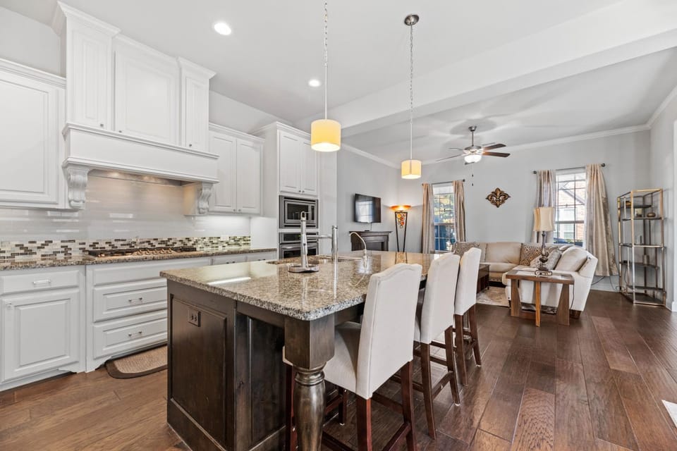 Modern Allen Prairie Retreat House in Allen