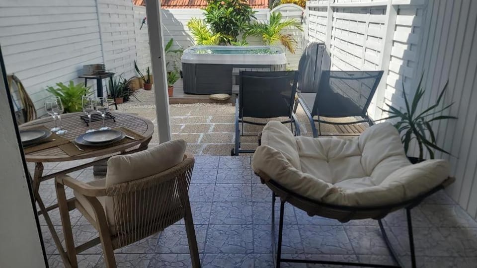 Le Maracuja Parenthèse tropicale & jacuzzi privé Apartment in Sainte-Anne
