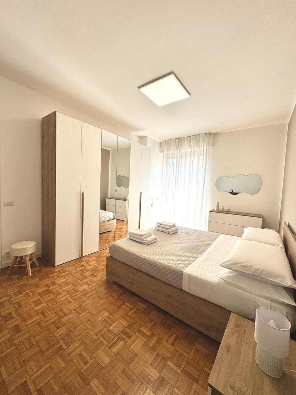 Bed, Bedroom, towels, wardrobe