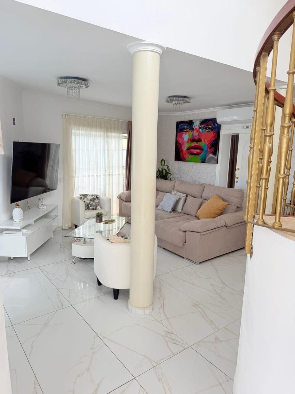 Living room, Seating area