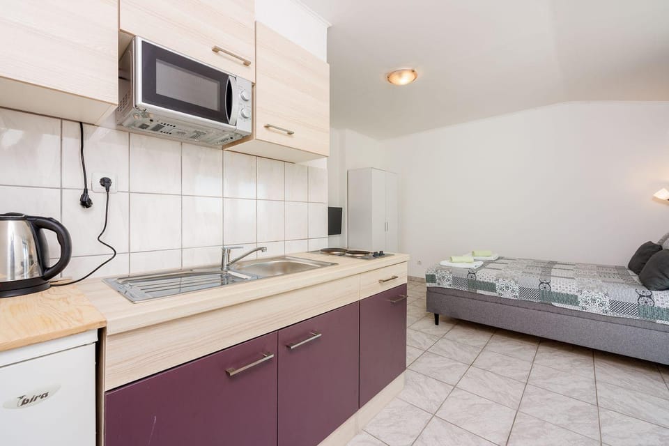 Idyllisches Studio-Apartment mit grandiosen Meerblick, Privatparkplatz, WiFi Apartment in Crikvenica
