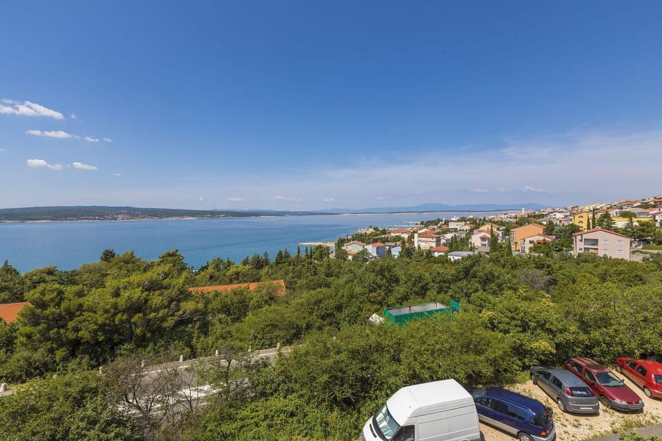 Charmantes Apartment nur 300 Meter zum Strand mit Meerblick, Waschmaschine, WiFi Apartment in Crikvenica