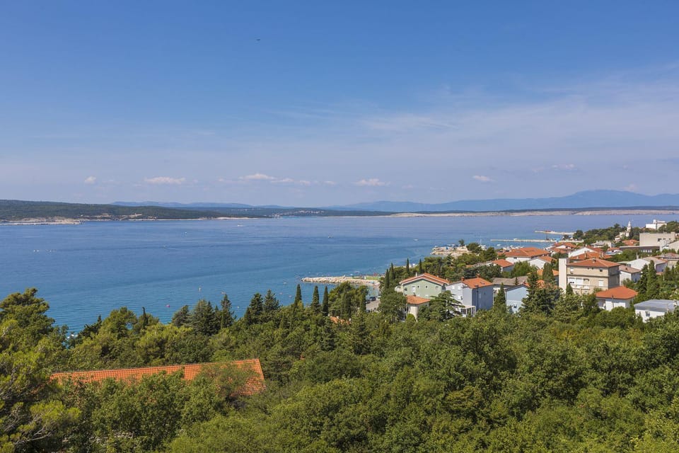 Charmantes Apartment nur 300 Meter zum Strand mit Meerblick, Waschmaschine, WiFi Apartment in Crikvenica