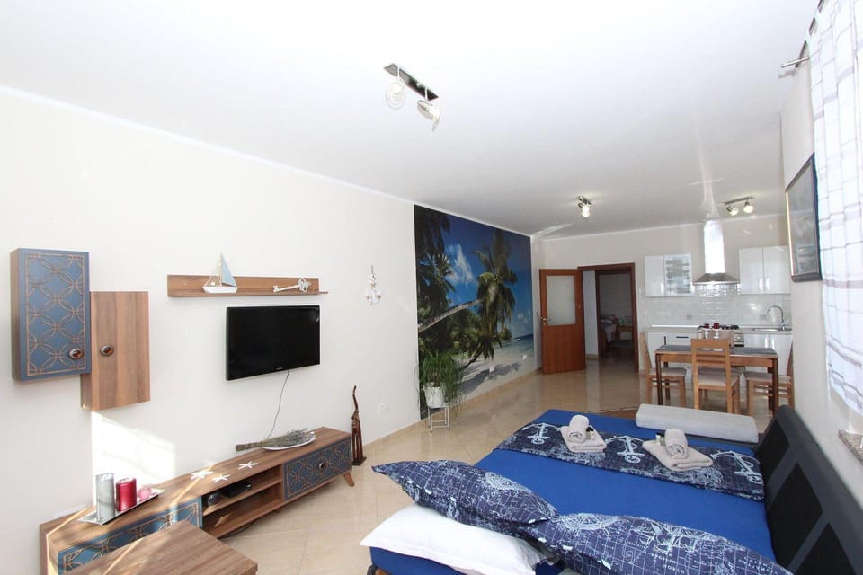 Charmantes Apartment bei Rovinj mit Privatparkplatz, Klima, WiFi, Babybett Apartment in Istria County