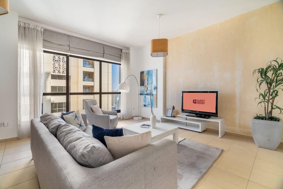 GuestReady - Modern 2BR with Beach View in JBR Apartment in Dubai