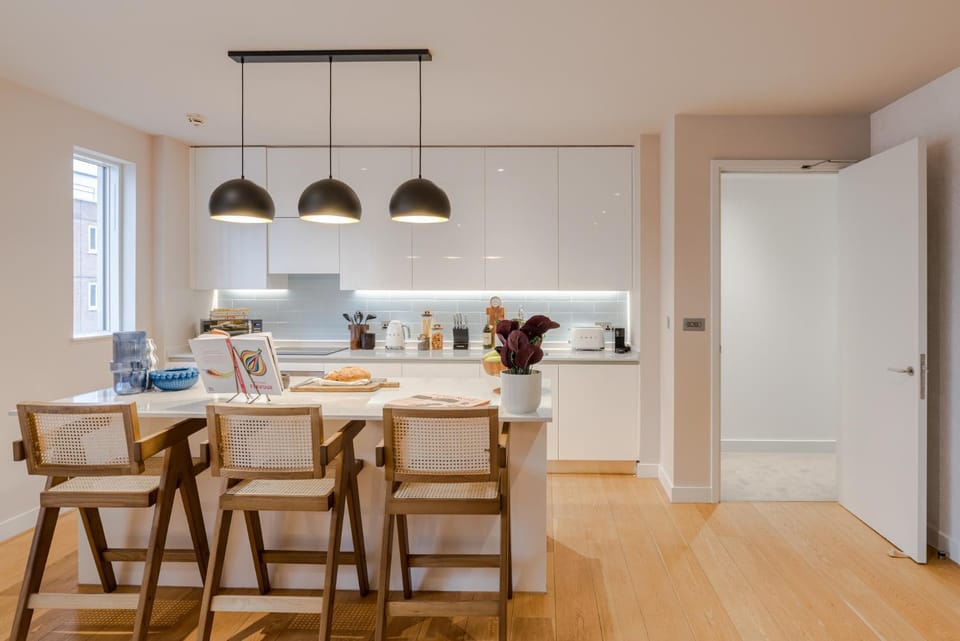 Kitchen or kitchenette, Dining area, oven, stove, toaster