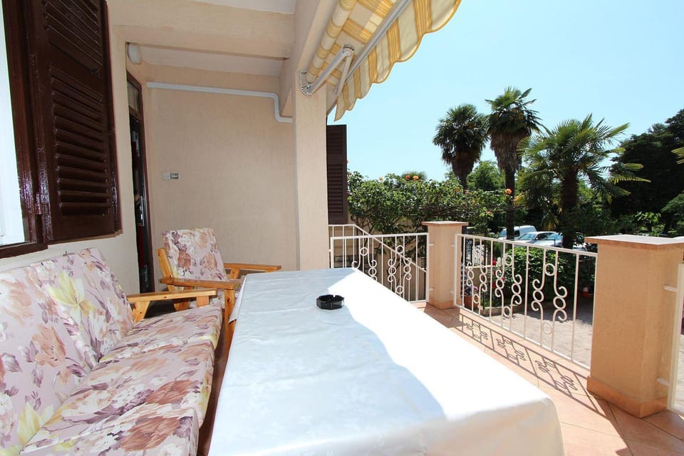 Komfortables Apartment nur 5 Minuten zum Zentrum von Rovinj Apartment in Rovinj