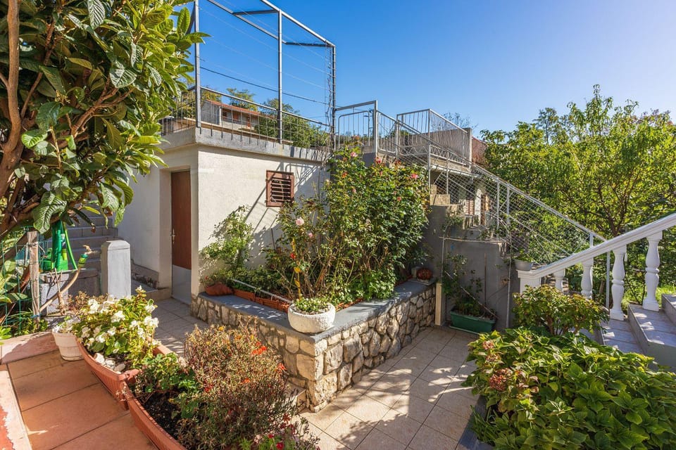 Helles Apartment mit Meerblick, Espressomaschine, Grillbereich, Waschmaschine Apartment in Crikvenica