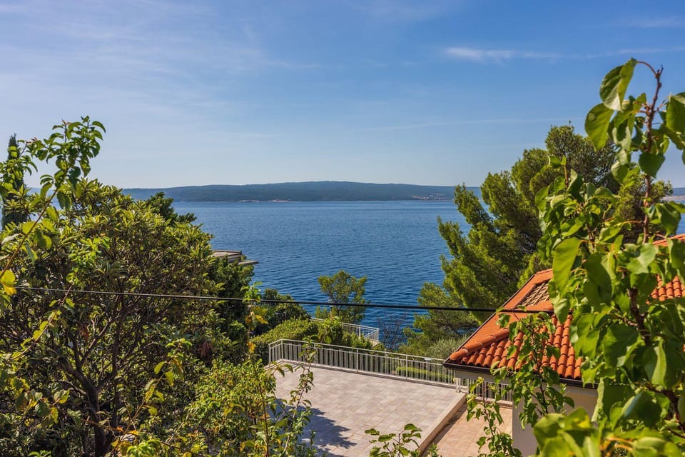 Hundefreundliches Apartment nur 150 Meter zum Strand mit Meerblick, BBQ, WiFi Apartment in Primorje-Gorski Kotar County