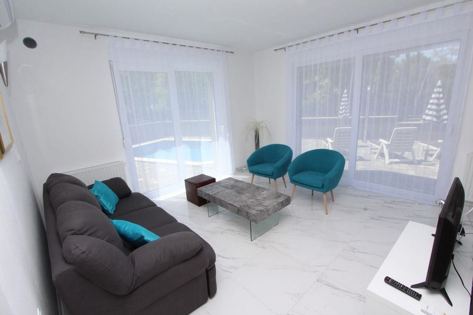 Einzigartige Villa direkt in Rovinj mit Privatpool, Grillbereich, Privatparkplatz, WiFi House in Cademia ulica