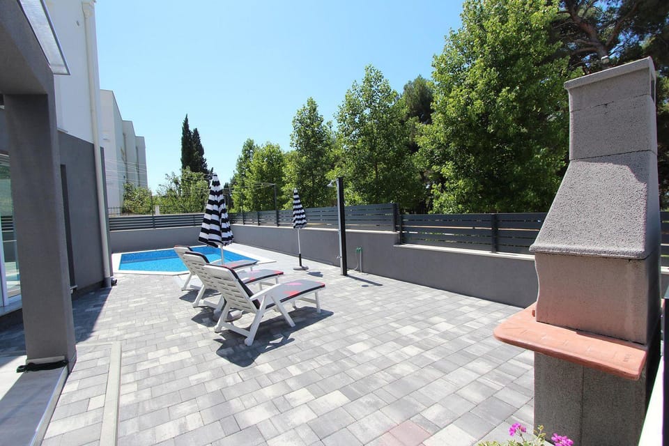 Einzigartige Villa direkt in Rovinj mit Privatpool, Grillbereich, Privatparkplatz, WiFi House in Cademia ulica