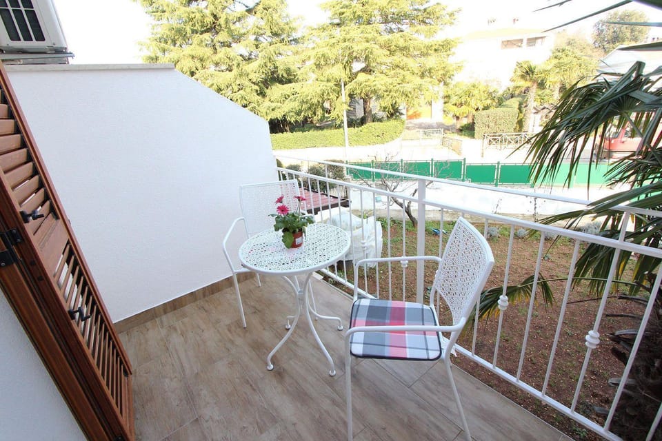Bezauberndes Apartment nur 190 Meter zum Strand mit 2 Klimaanlagen Apartment in Rovinj