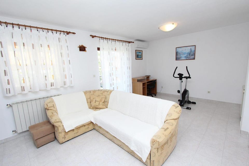 Komfortables Apartment mit privatem Balkon, Privatparkplatz, Babybett, Klima Apartment in Rovinj