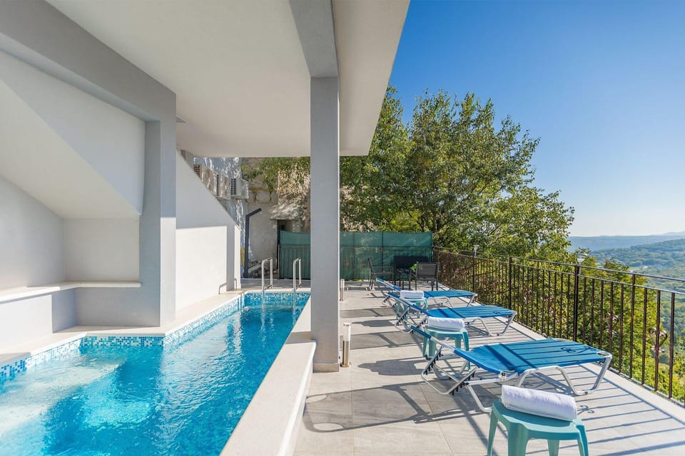 Modernes Apartment mit traumhafter Aussicht, Pool, Privatparkplatz, WiFi Apartment in Istria County