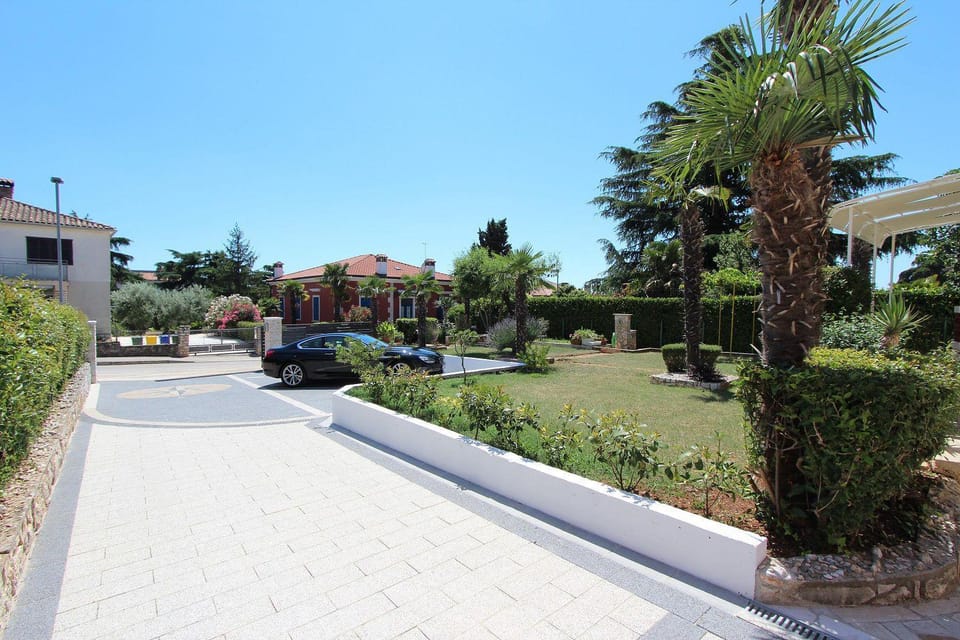 Lauschiges Studio-Apartment nur 5 Gehminuten zum Zentrum von Rovinj - mit Privatparkplatz Apartment in Rovinj