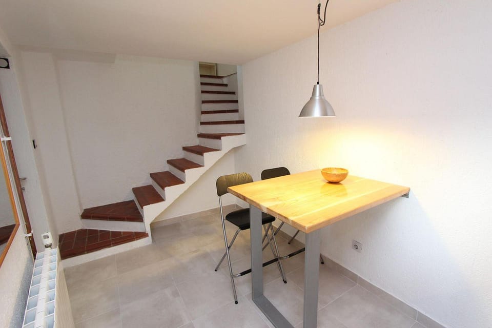 Hundefreundliches Studio-Apartment nur 650 Meter zum Strand mit Meerblick Apartment in Rovinj