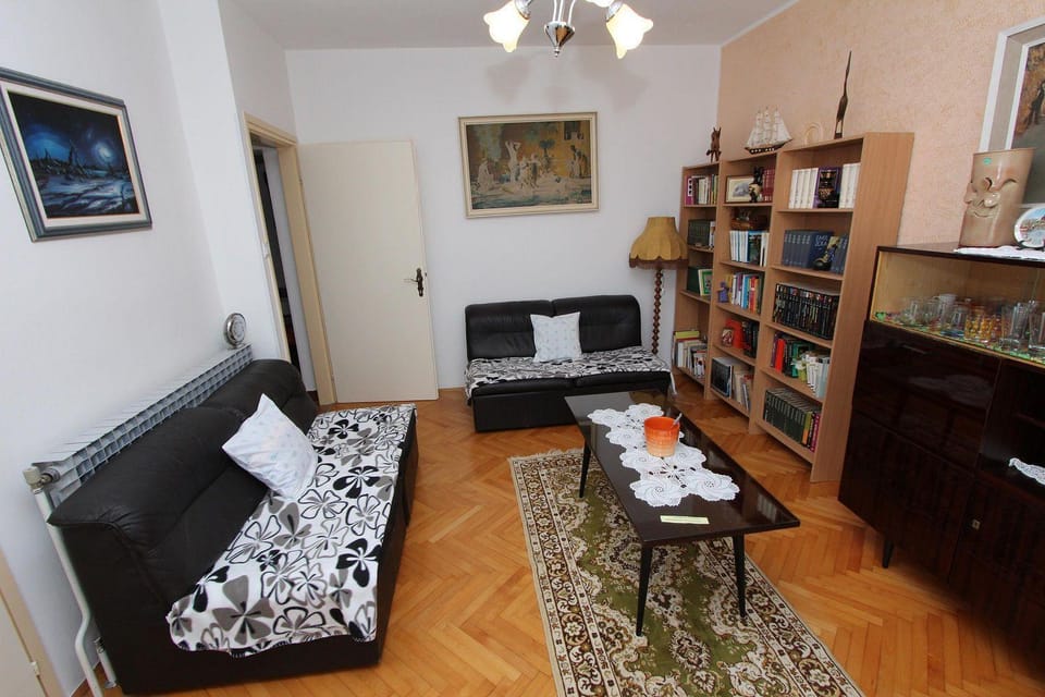 Mediterranes Apartment nur 15 Minuten zum Zentrum in ruhiger Wohngegend Apartment in Rovinj