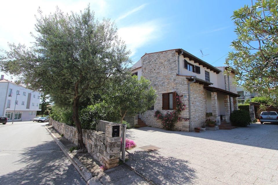 Studio-Apartment im mediterranem Steinhaus und grosser Terrasse Apartment in Rovinj