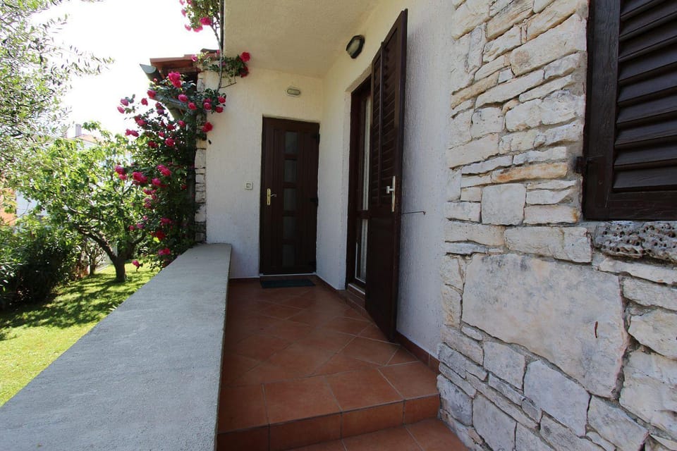 Studio-Apartment im mediterranem Steinhaus und grosser Terrasse Apartment in Rovinj