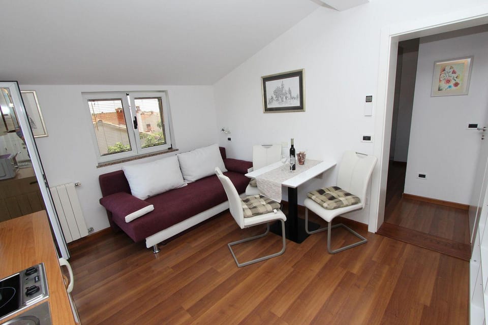 Beeindruckendes Apartment nur 10 Gehminuten zum Strand von Rovinj mit Grill Apartment in Rovinj