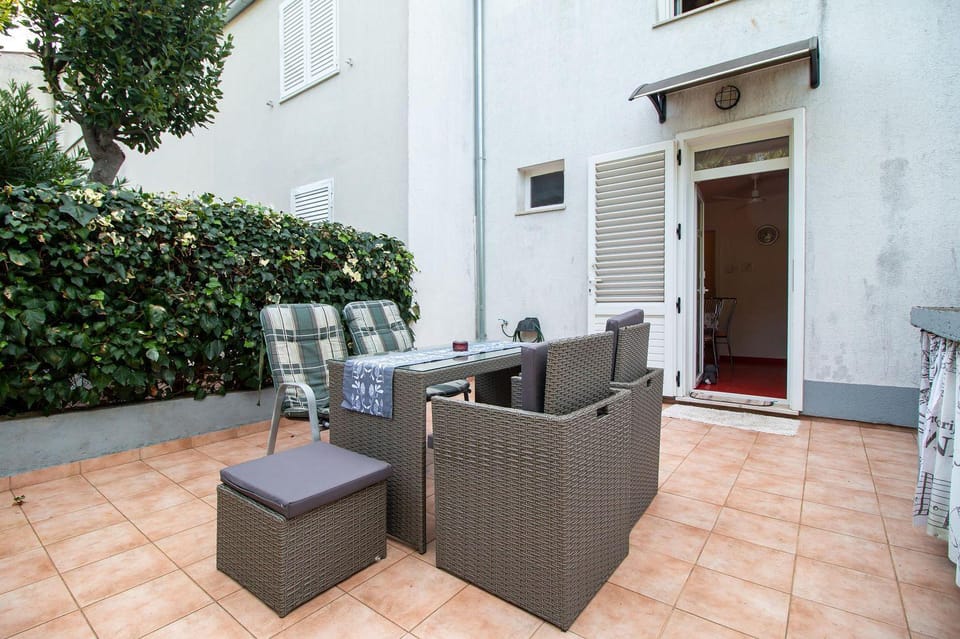 Modernes Apartment nur 50 Meter zum Zentrum von Rovinj mit Privatparkplatz Apartment in Rovinj