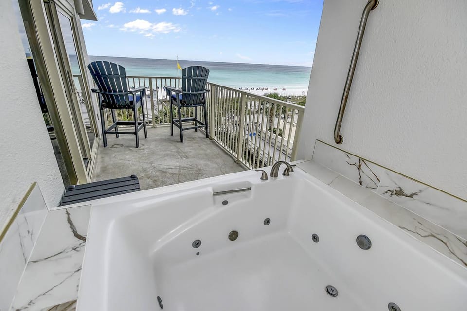 Pelican's Perch House in Miramar Beach