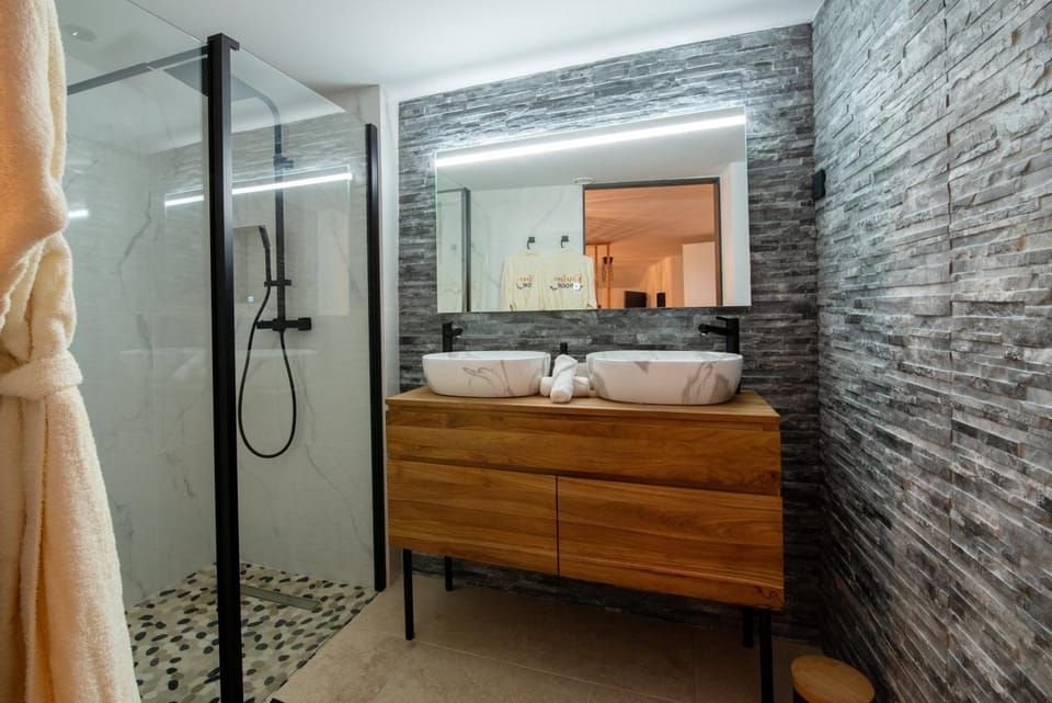 Shower, Bathroom, towels