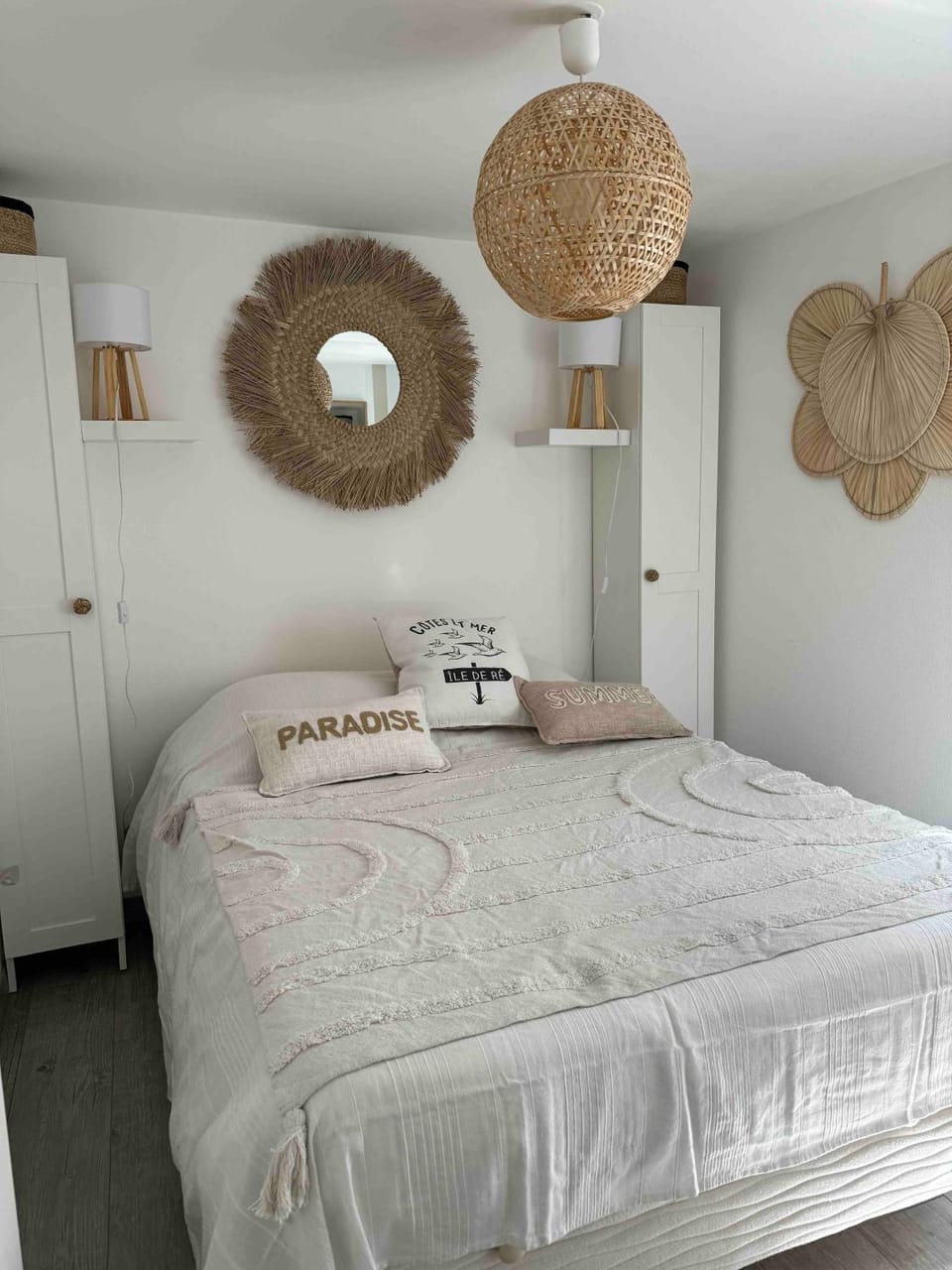 Bed, Photo of the whole room, Bedroom, wardrobe