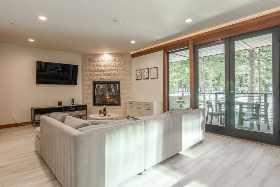 Obsidian 210 House in Mammoth Lakes