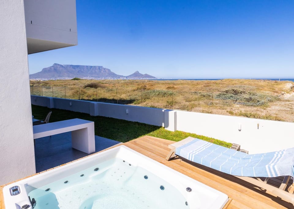 Ocean 9 - Sunset Beachfront Apartments Apartment hotel in Cape Town