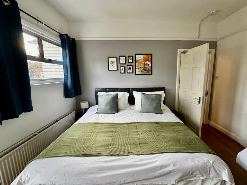 Maberic Housing West London Gem Your Central London Connection Bed and Breakfast in London Borough of Ealing