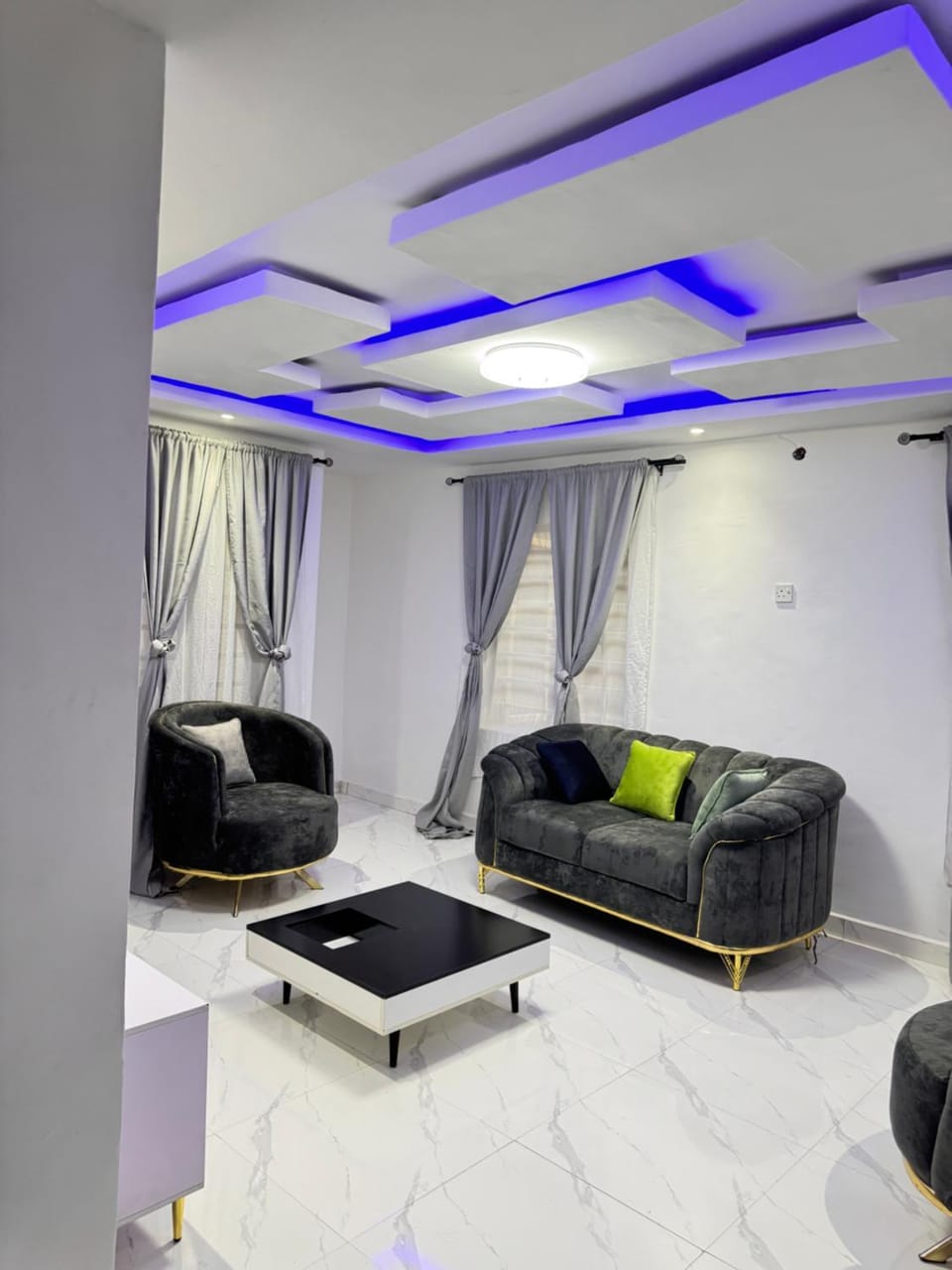 Living room, Seating area